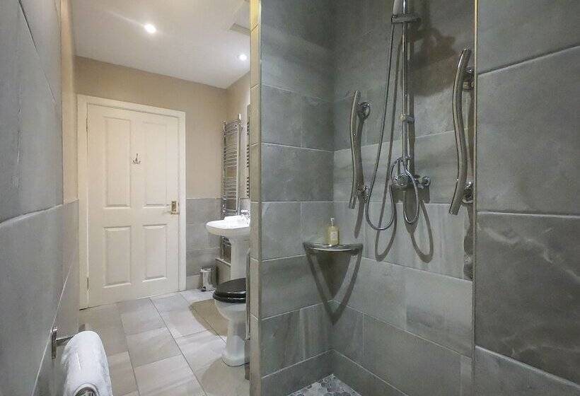 غرفة قياسية, Coul House