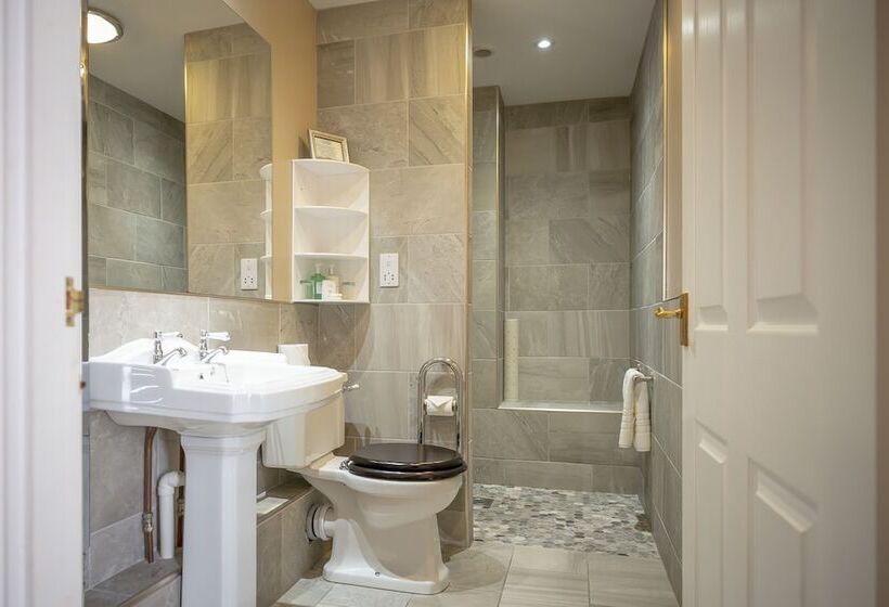 غرفة قياسية, Coul House