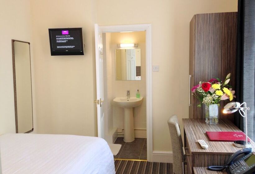 标准单人间, Ely House