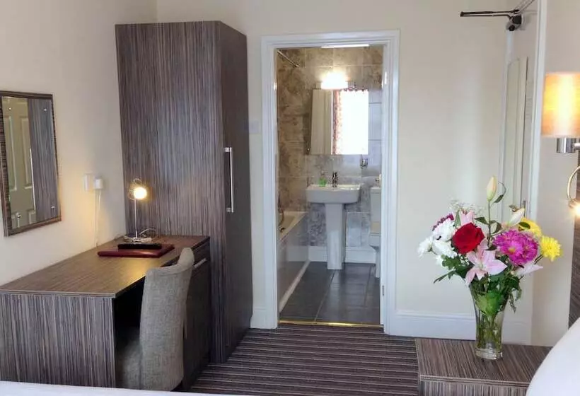 スタンダードルーム, Ely House