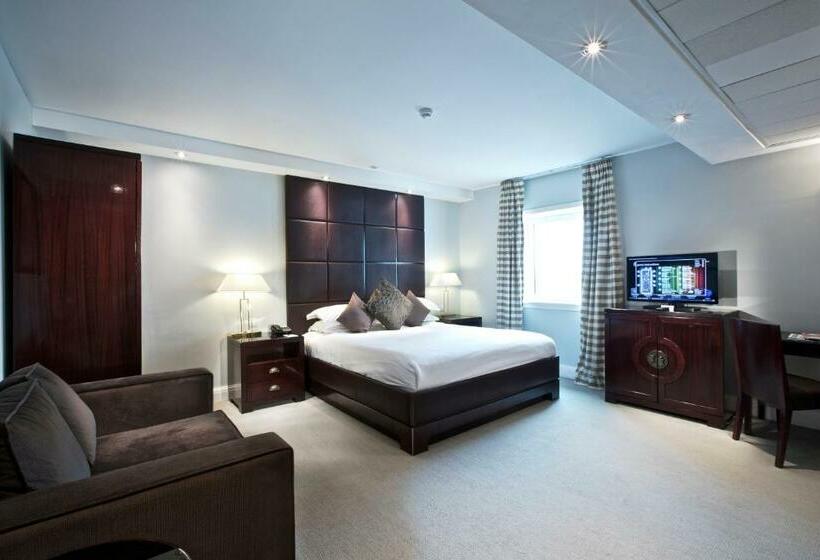 Номер Клуб, Stamford Bridge Hotel London