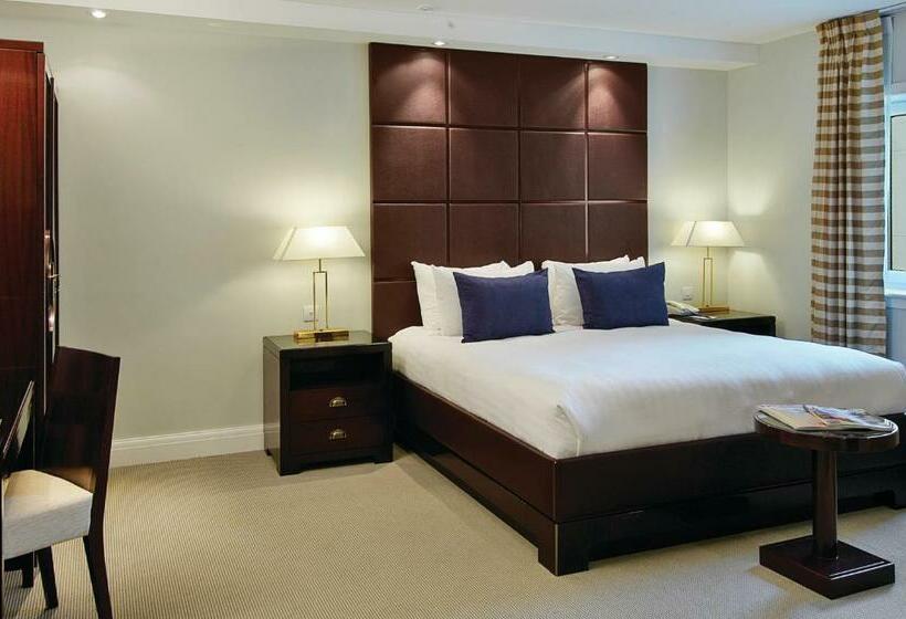 חדר קלאב, Stamford Bridge Hotel London