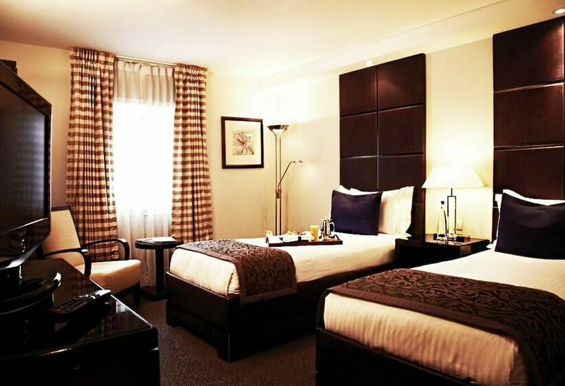 חדר קלאב, Stamford Bridge Hotel London