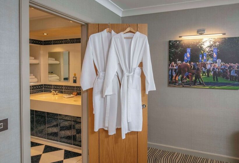 سوییت, Best Western Heath Court