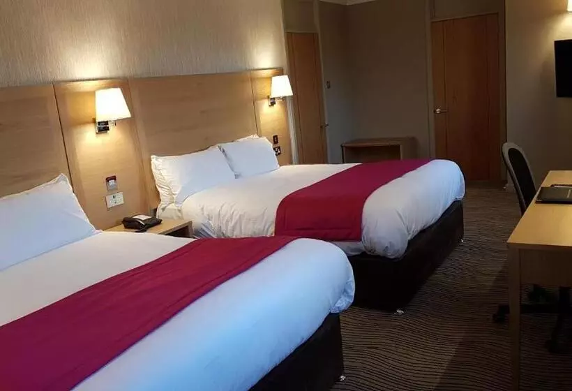 Perhehuone, Best Western Heath Court
