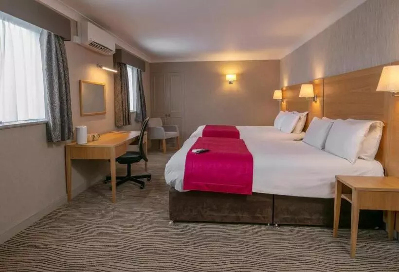 Perhehuone, Best Western Heath Court