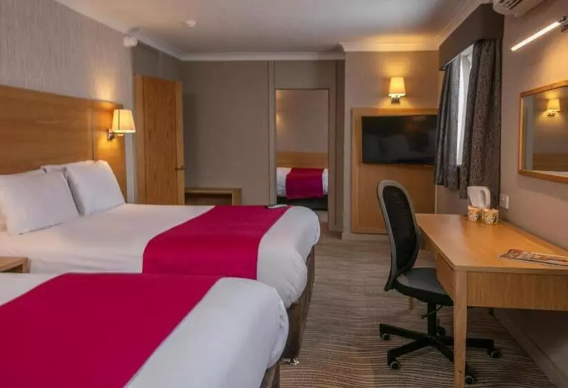 Perhehuone, Best Western Heath Court