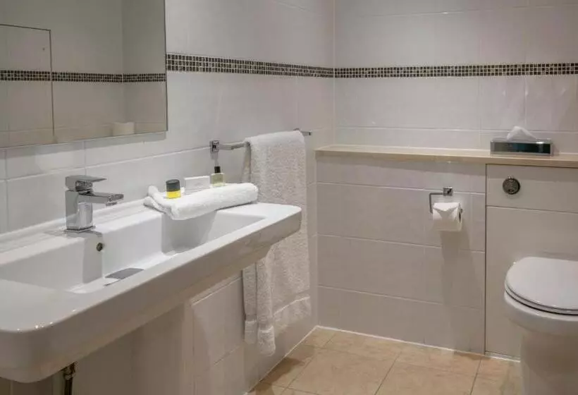 Superior Kolmen Hengen Huone, Best Western Heath Court