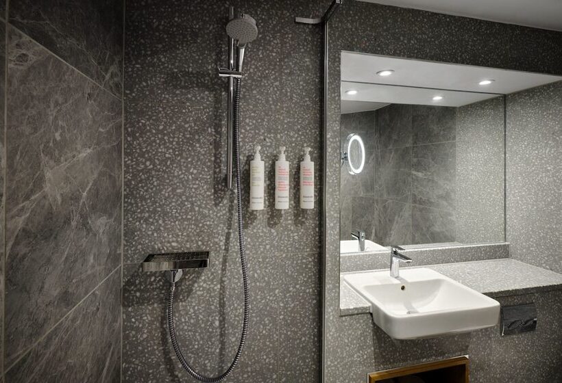 Номер Стандарт, Edinburgh Marriott Hotel Holyrood