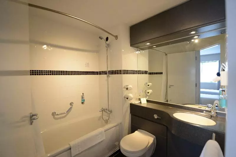 シングルデラックスルーム, Holiday Inn Wolverhampton Racecourse, An Ihg