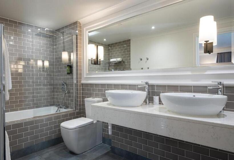 套房, Ivanhoe Inn And