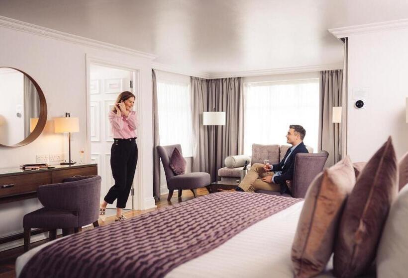 套房, Ivanhoe Inn And