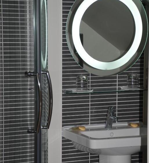 غرفة قياسية, Kirklands