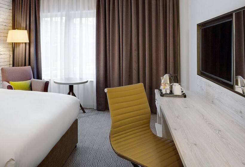 Номер Superior, Leonardo Manchester Central