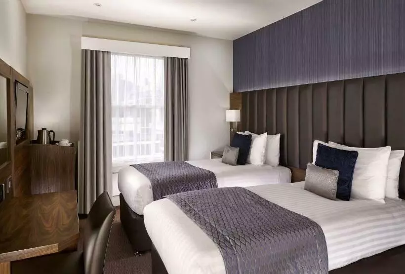 اتاق کلاب, Norfolk Towers Paddington