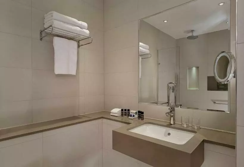 اتاق کلاب, Norfolk Towers Paddington