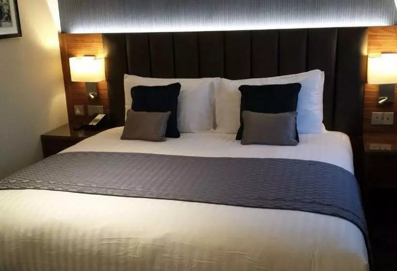 اتاق کلاب, Norfolk Towers Paddington