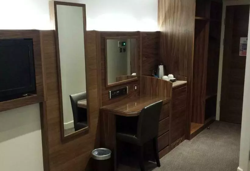 اتاق کلاب, Norfolk Towers Paddington