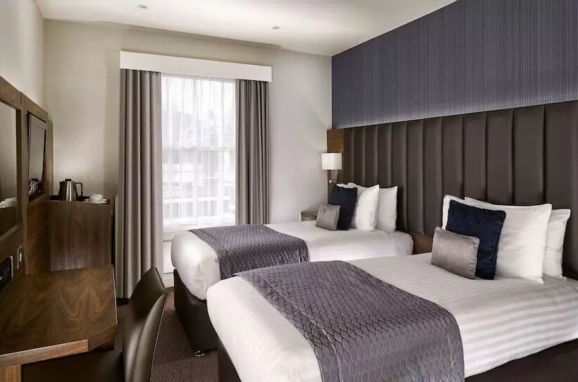 اتاق کلاب, Norfolk Towers Paddington