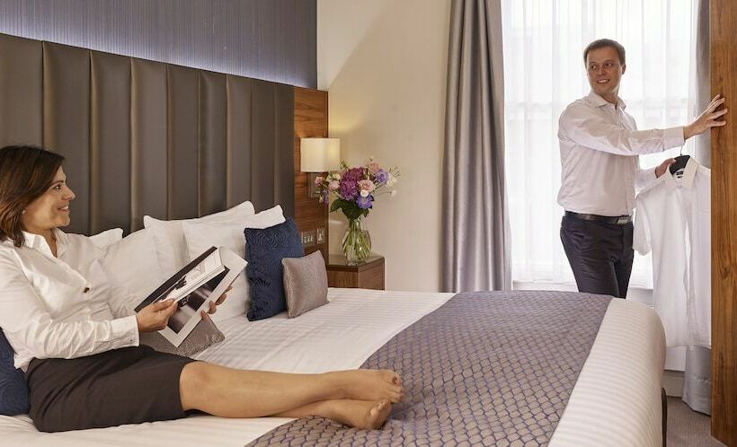 클럽 룸, Norfolk Towers Paddington