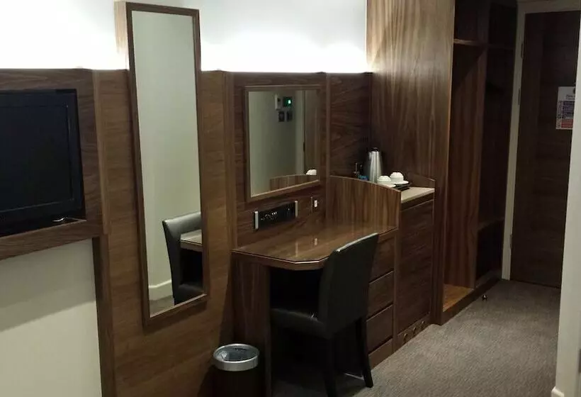 اتاق کلاب, Norfolk Towers Paddington
