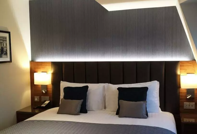 اتاق کلاب, Norfolk Towers Paddington