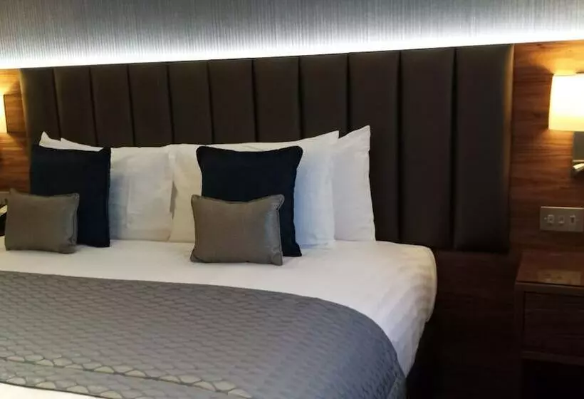 اتاق کلاب, Norfolk Towers Paddington