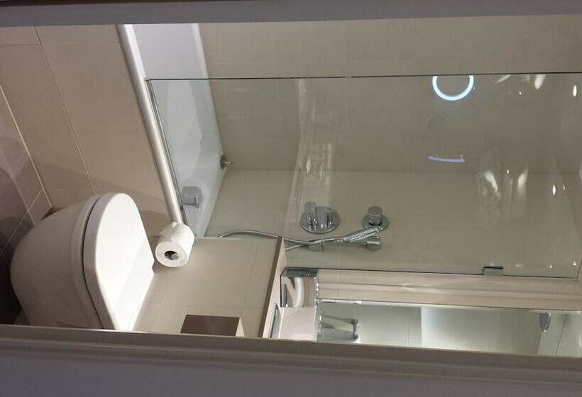 클럽 룸, Norfolk Towers Paddington