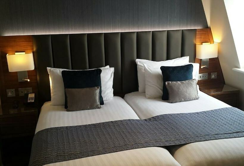 클럽 룸, Norfolk Towers Paddington