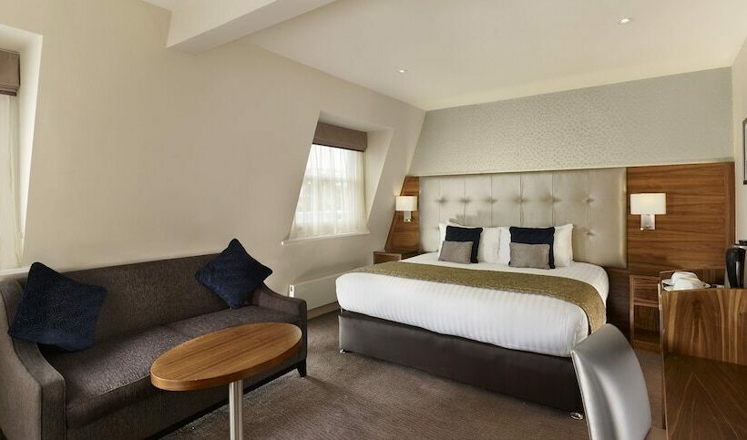 스위트, Norfolk Towers Paddington