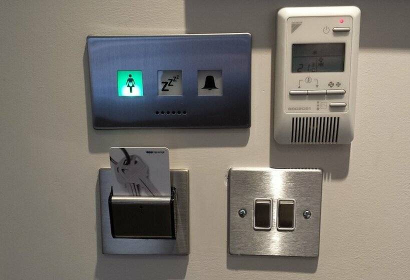 스위트, Norfolk Towers Paddington