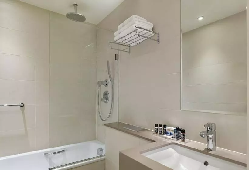 اتاق اجرایی, Norfolk Towers Paddington