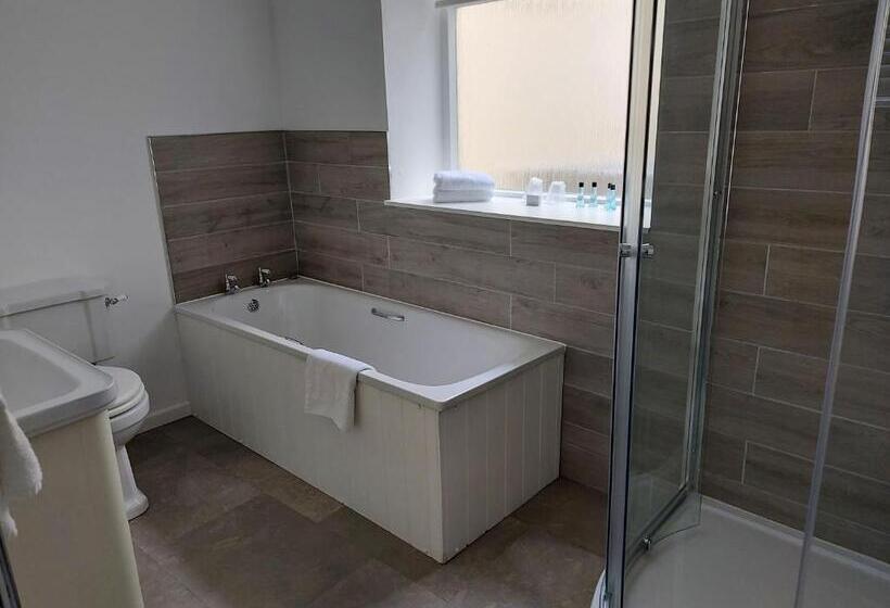 اتاق خانوادگی, The Osborne