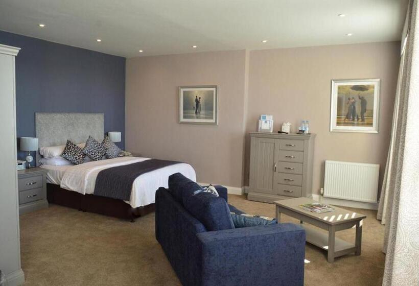 سوییت جونیور با چشمانداز دریا, The Osborne