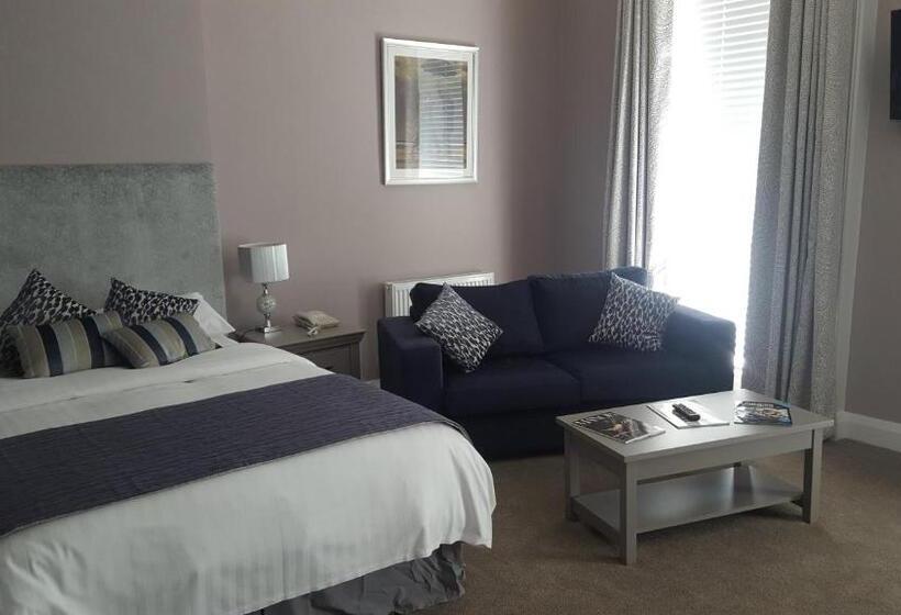 سوییت جونیور با چشمانداز دریا, The Osborne