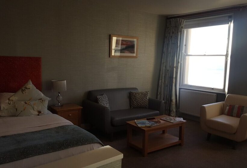 اتاق خانوادگی با چشمانداز دریا, The Osborne