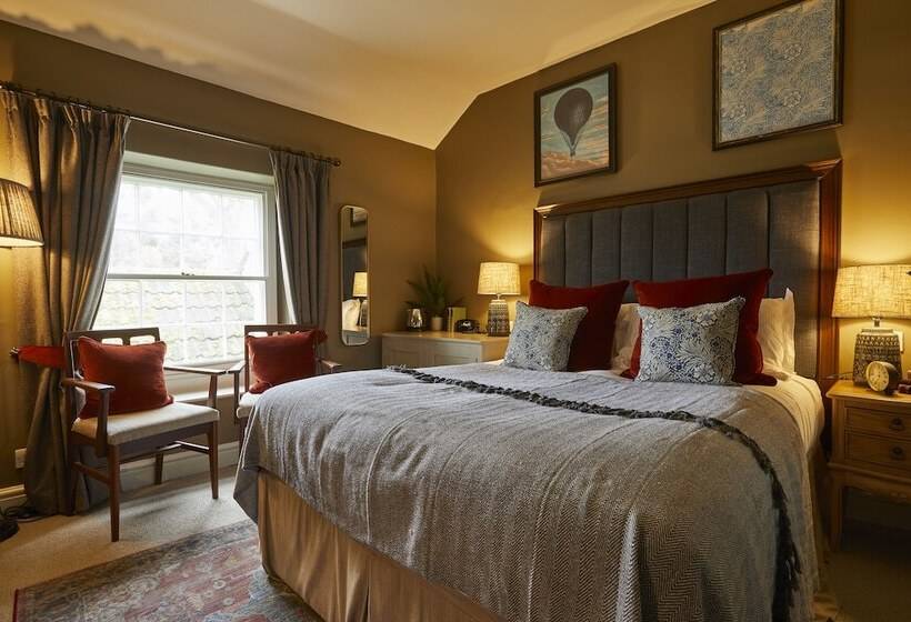 스탠다드 룸, The Methuen Arms