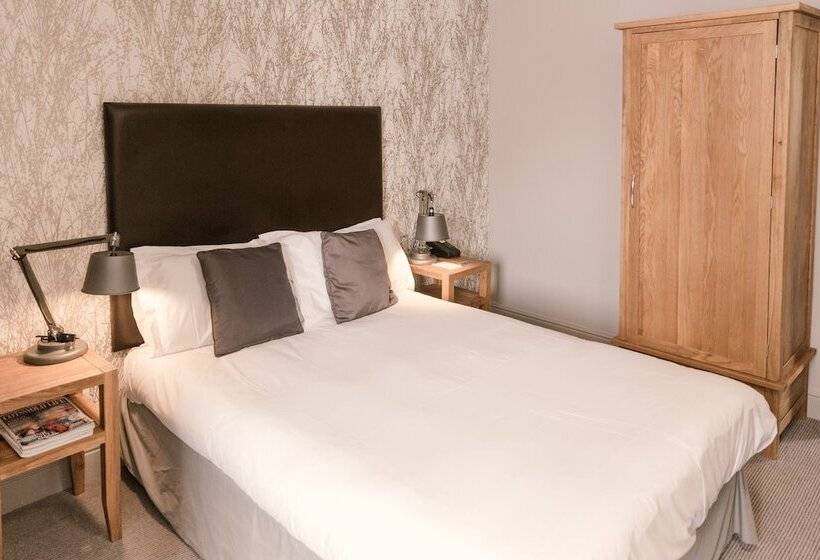 Классический Номер, Stonehouse Court Hotel A Bespoke