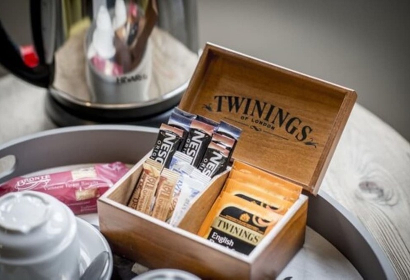 Номер Стандарт, Stonehouse Court Hotel A Bespoke