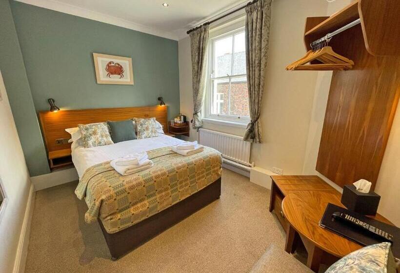 غرفة أساسية, The Ship