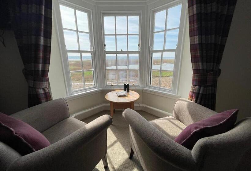 غرفة سوبيريور, The Ship