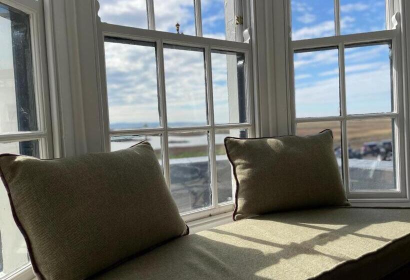 غرفة ديلوكس سرير كينج, The Ship