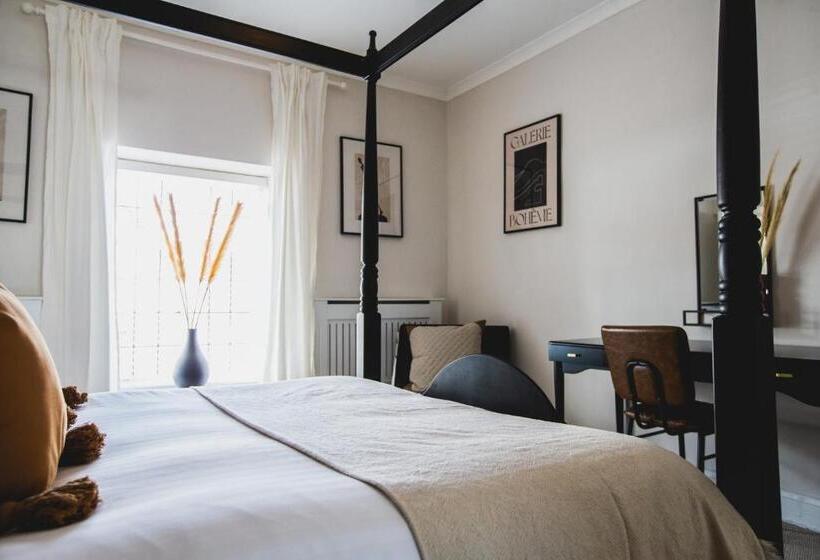 디럭스 스위트 킹 침대, The Wild Hare