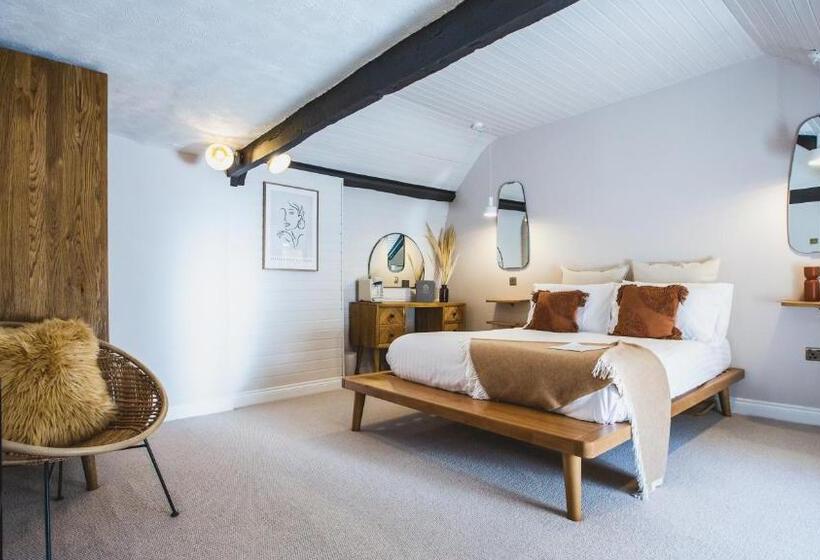 디럭스 주니어 스위트, The Wild Hare