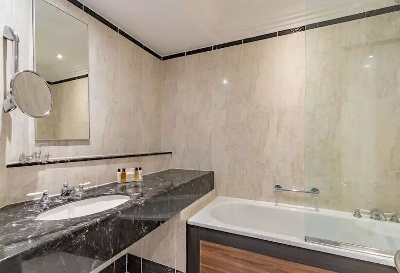 Classic Room, Wood Hall Hotel & Spa