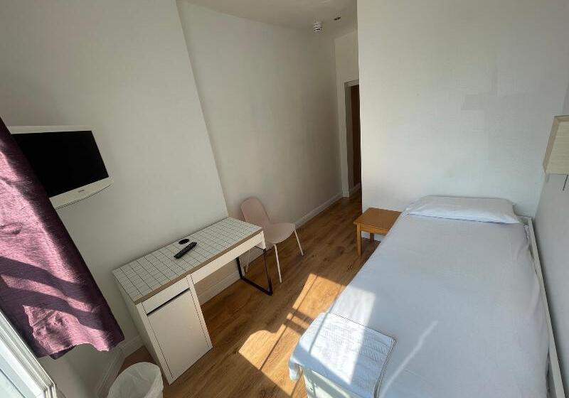 Номер Стандарт Индивидуальный, OYO Somerset Hotel Baker Street London