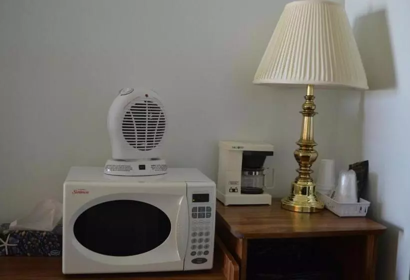 Basis Zimmer, Circle 5 Motel