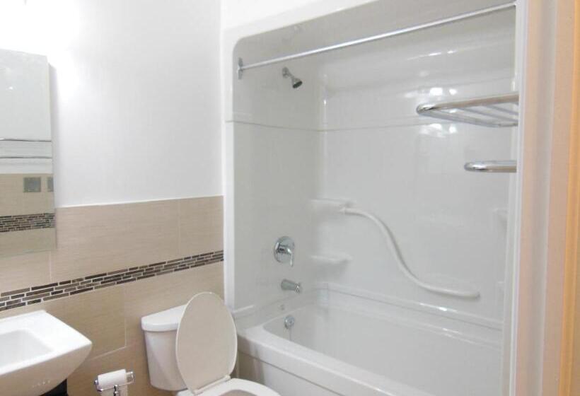 ２ダブルベッドのスタンダードルーム, Baymont By Wyndham Montreal Airport