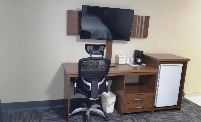 スタンダードルーム, Baymont By Wyndham Montreal Airport