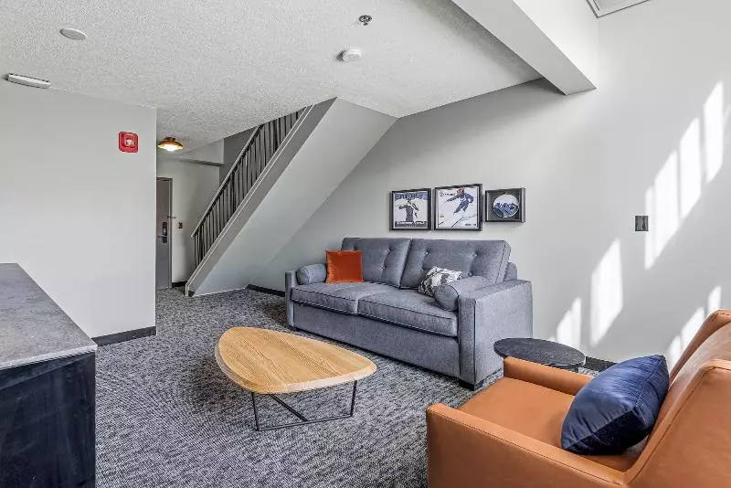 スイート, Mtn House By Basecamp